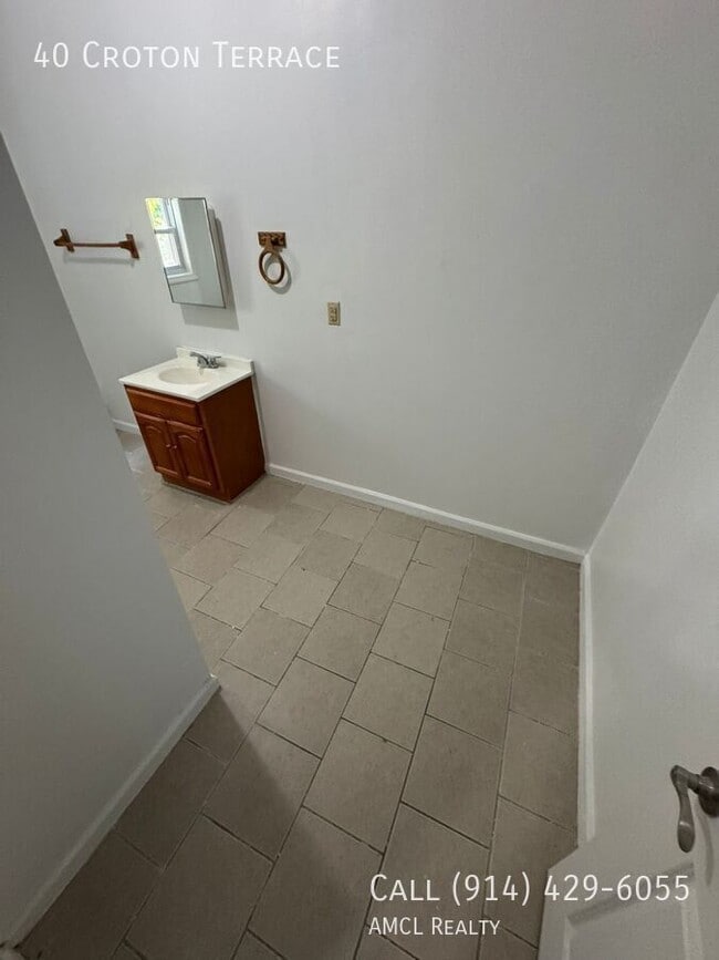 property at 40 Croton Terrace