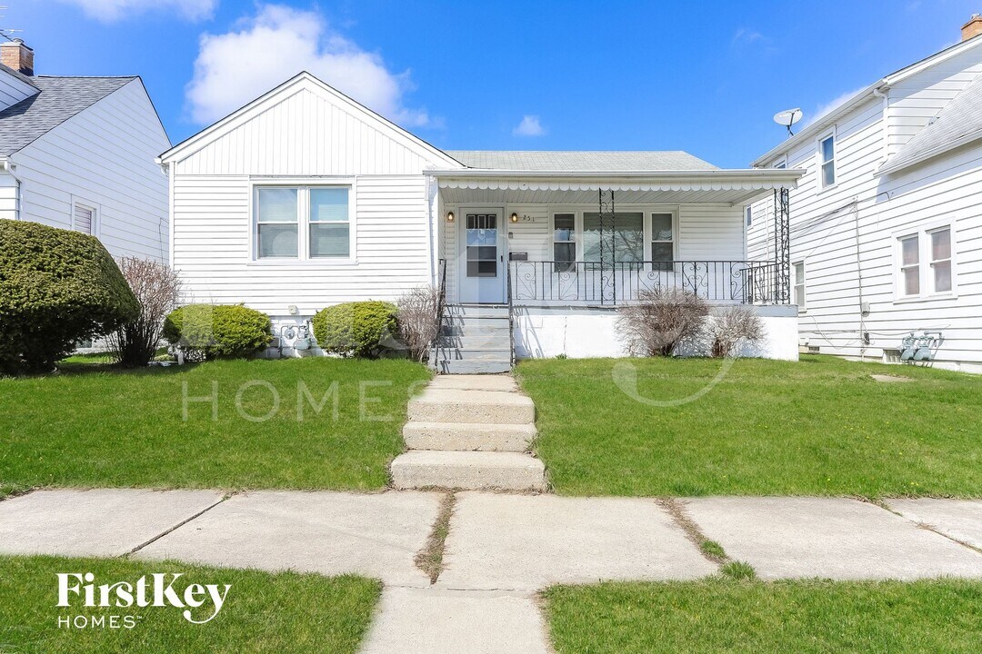 251 E 25th St in Chicago Heights, IL - Building Photo