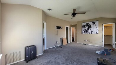 3819 Eagles Nest St in Round Rock, TX - Foto de edificio - Building Photo