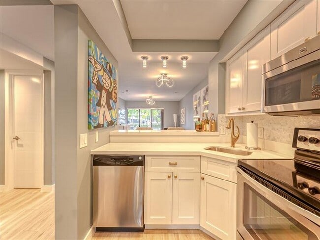 2713 NE 15th St in Fort Lauderdale, FL - Building Photo - Building Photo