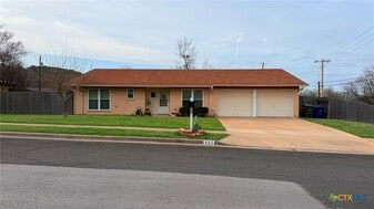 902 Lynn Ln in Copperas Cove, TX - Building Photo