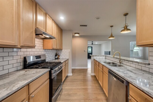 property at 2711 Avon St