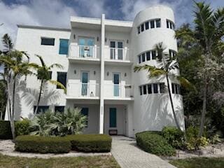 property at 5820 N Flagler Dr