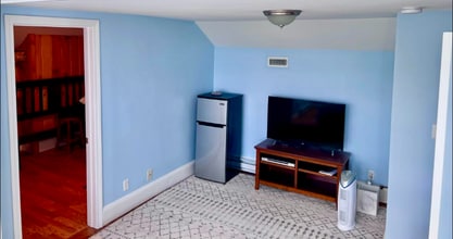 86 Algonquin Rd in Newton, MA - Building Photo - Building Photo