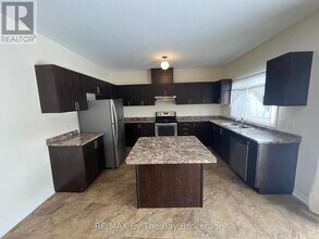 152 Allegra Dr in Wasaga Beach, ON - Building Photo - Building Photo