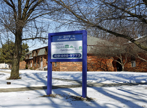 Fountain Square Apartments in Oregon, OH - Building Photo - Building Photo