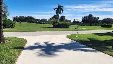 4344 Beechwood Lake Dr in Naples, FL - Building Photo - Building Photo