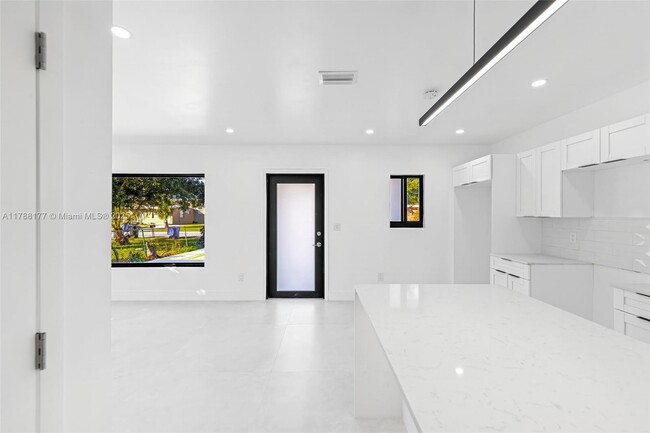 property at 1713 Lauderdale Manor Dr
