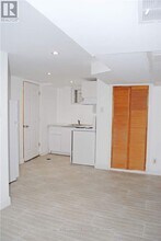 42 St Dunstan Dr in Toronto, ON - Building Photo - Building Photo