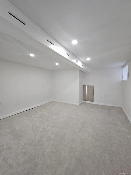 964 E 42nd St in Brooklyn, NY - Building Photo - Building Photo