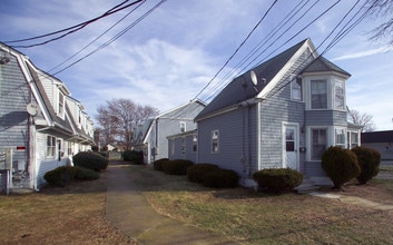 70 Winter St in Hyannis, MA - Building Photo - Building Photo