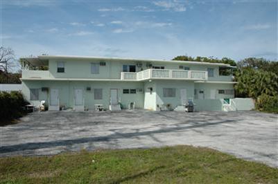 Charlynn Apartment Building in Key Largo, FL - Building Photo