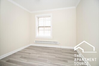 536 1/2 W Cornelia Ave in Chicago, IL - Building Photo - Building Photo