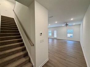 5333 Frontier Ct in Flowery Branch, GA - Foto de edificio - Building Photo