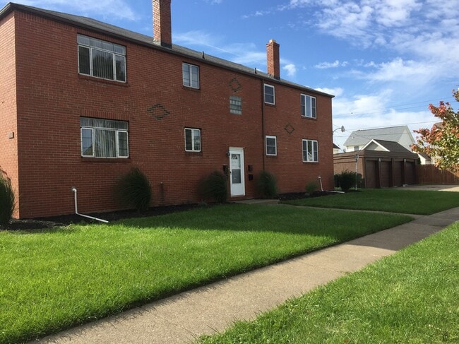 74 Lyndale Ave, Unit Apartment #1 lower