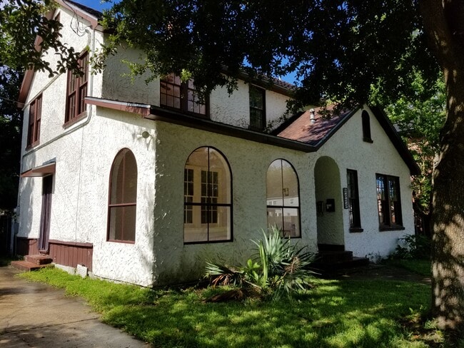 2525 Liberty, Unit #1 in Beaumont, TX - Foto de edificio - Building Photo