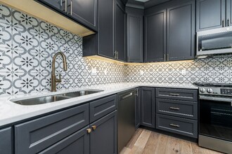 1370 Autumn Ridge Ln in Dubuque, IA - Foto de edificio - Building Photo