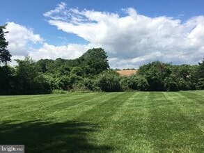 6896 Reynolds Mill Rd in Seven Valleys, PA - Building Photo - Building Photo