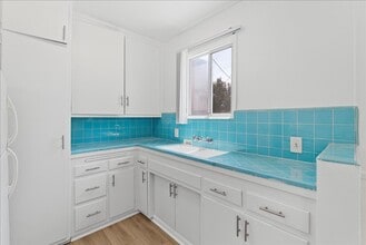 6060 Cadillac Ave in Los Angeles, CA - Building Photo - Building Photo