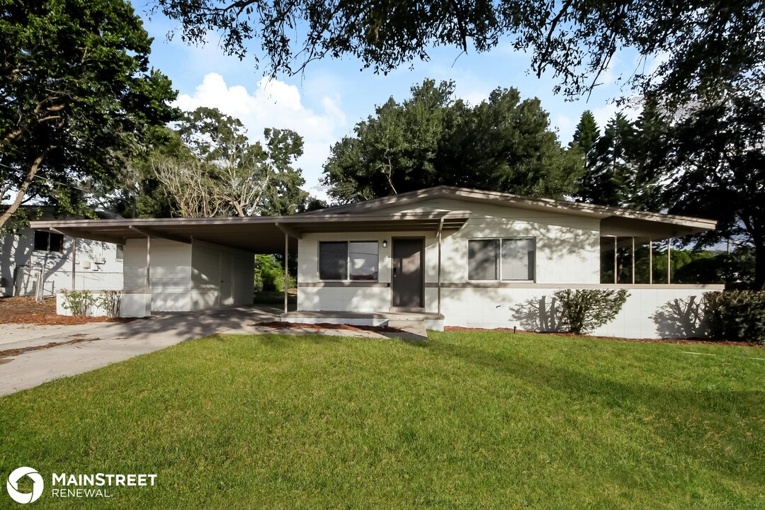 240 16th St NE in Winter Haven, FL - Building Photo