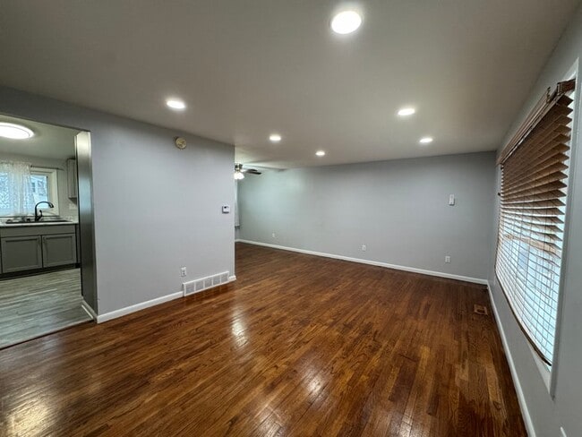 7 Limetree Ln in Liverpool, NY - Building Photo - Building Photo