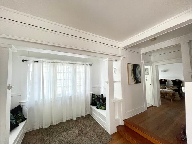 1624 S Gramercy Pl in Los Angeles, CA - Building Photo - Building Photo