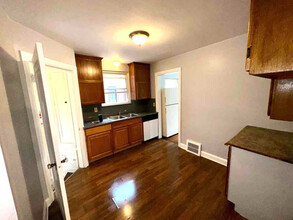 9452 Lakepointe St in Detroit, MI - Foto de edificio - Building Photo