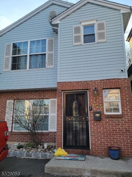 753 S 15th St in Newark, NJ - Building Photo