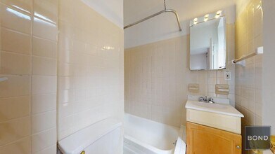 324 E 91st St in New York, NY - Building Photo - Building Photo