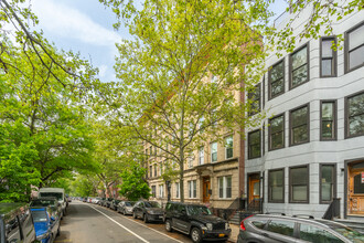 644 Leonard St in Brooklyn, NY - Building Photo - Building Photo