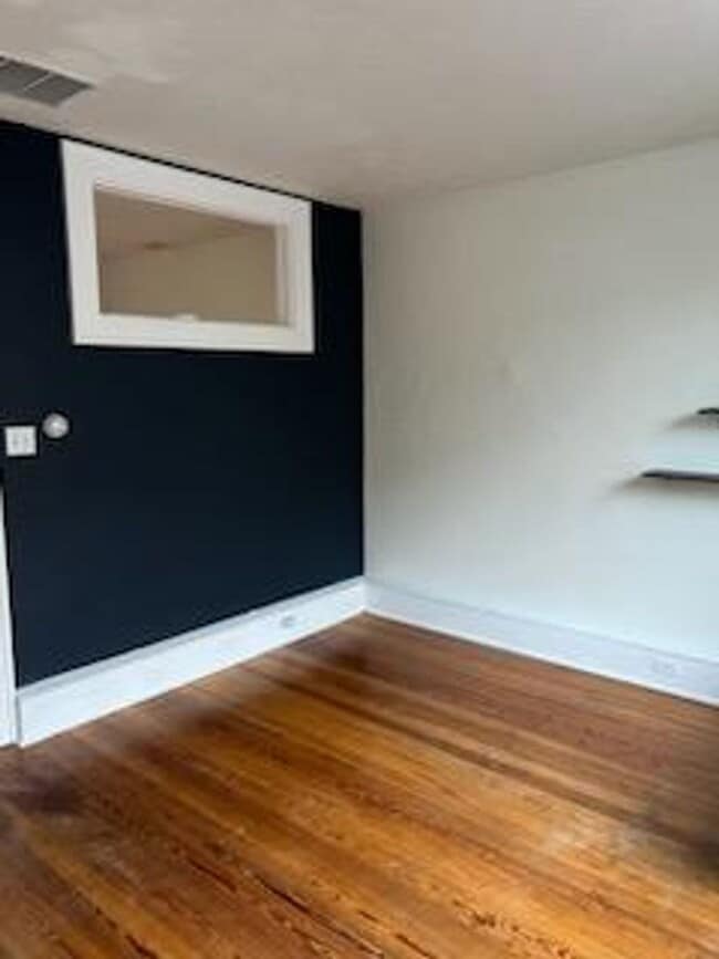 145 E Front St in Traverse City, MI - Building Photo - Building Photo