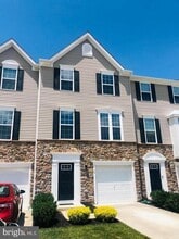 68 Benford Ln in Edgewater Park, NJ - Building Photo - Building Photo