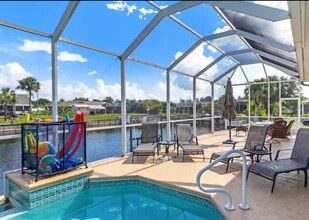 413 SW 7th St in Cape Coral, FL - Building Photo - Building Photo