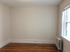 1111 Boylston St, Unit 35 in Boston, MA - Foto de edificio - Building Photo