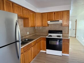 614 S Lower Sacramento Rd in Lodi, CA - Building Photo - Building Photo