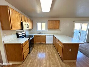 6345 Potomac Ct in Sun Valley, NV - Building Photo - Building Photo