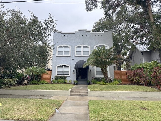 property at 209 S Westland Ave