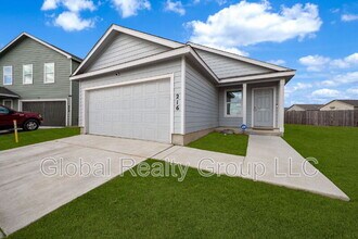 216 Sosie St in Marion, TX - Building Photo - Building Photo