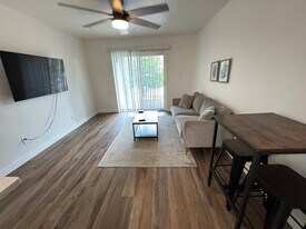 4015 W 7th St in Little Rock, AR - Building Photo