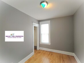 417 N Roy St, Unit 2 in St. Paul, MN - Building Photo - Building Photo