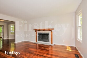 69 Oak Valley Dr in St. Peters, MO - Building Photo - Building Photo