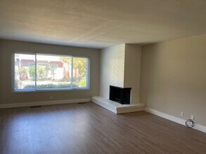 2135 Ascot Dr in Moraga, CA - Building Photo - Building Photo