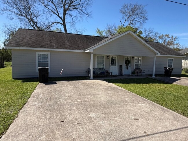 8233 Baudoin Rd, Unit A