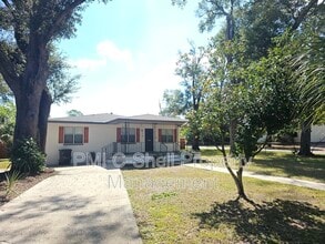913 W Hernandez St in Pensacola, FL - Foto de edificio - Building Photo
