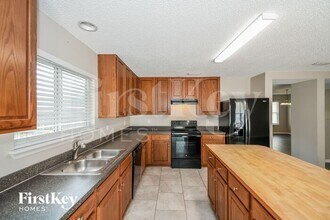 11293 Martin Lakes Dr N in Jacksonville, FL - Building Photo - Building Photo