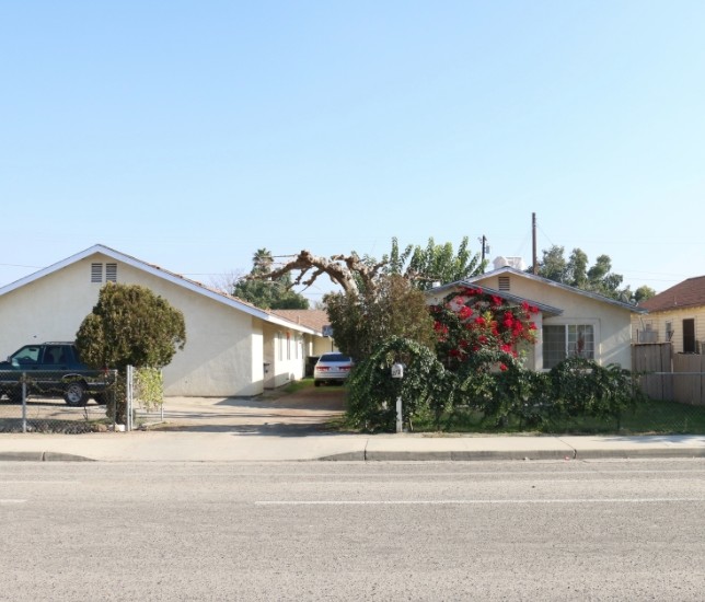 272 S A St in Porterville, CA - Building Photo