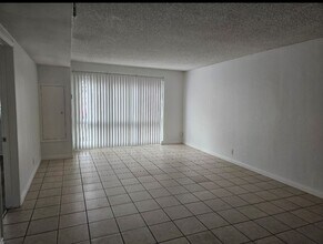 3216 W 99th St in Inglewood, CA - Building Photo - Interior Photo