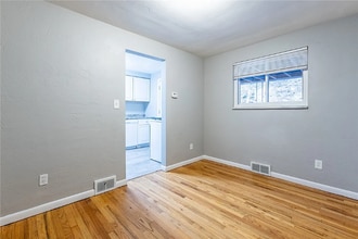 2273 Pauline Ave in Pittsburgh, PA - Building Photo - Building Photo