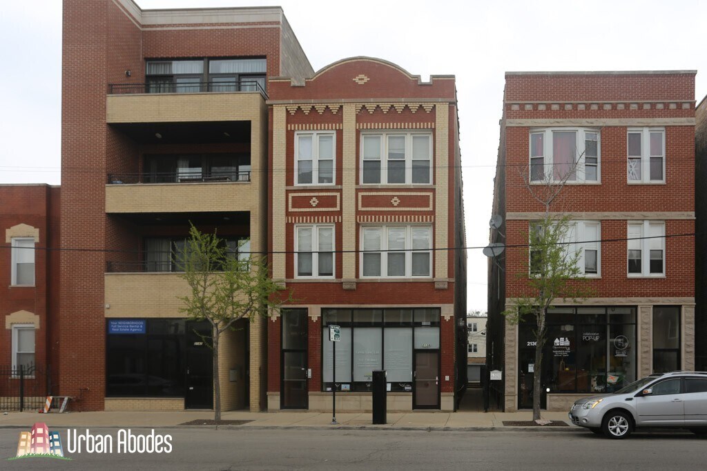 2138 W Chicago Ave, Unit A07C in Chicago, IL - Building Photo