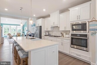 33789 Freeport Dr in Lewes, DE - Foto de edificio - Building Photo